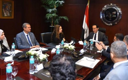 رئيس هيئة الاستثمار يستعرض خطة لتعزيز تطوير الموارد البشرية وتحسين كفاءة العاملين