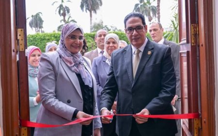 رئيس جامعة القاهرة يعلن افتتاح مدرج والي بكلية العلوم بعد تجديده الشامل