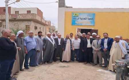 وكيل وزارة الزراعة بالفيوم يشرف على توزيع الأسمدة في مركز إطسا