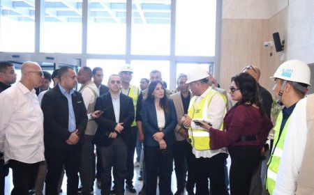 وزيرة الإسكان تواصل جولتها التفقدية في أبراج الداون تاون والحي اللاتيني ومركز المؤتمرات بالعلمين