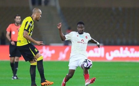 الاتحاد ينتزع فوزاً مثيراً أمام ضمك في الدقائق الأخيرة