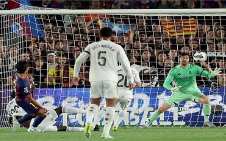 برشلونة يهيمن على الشوط الأول ضد ريال مدريد بثنائية ويقترب من اللقب
