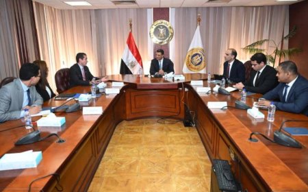 وزير الصناعة يناقش مع سيمكس العالمية استراتيجيات التوسع في القطاع الصناعي