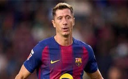 ليڤاندوفسكي يشير إلى احتمال رحيله عن برشلونة بعد احتفاله بلقب الليغا