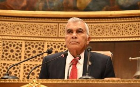 قائد القوات البحرية يناقش قضايا استراتيجية مع نظيره الكيني لتعزيز التعاون المشترك