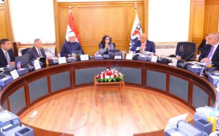 وزيرة التضامن الاجتماعي تقود اجتماع مجلس إدارة بنك ناصر الاجتماعي لتعزيز خدماته الاجتماعية