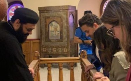 استقبال استثنائي لرحلات الحج السياحي البري الأولى في مكة بالورود والهدايا ومياه زمزم
