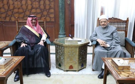 شيخ الأزهر يستقبل السفير السعودي ويعبر عن تقديره للمملكة لدورها المميز في خدمة الحجاج
