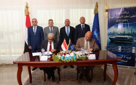 وزير النقل يفتتح مشروع بناء 5 أتوبيسات نهرية تعمل بنظام الدفع الكهربائي