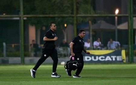 الجهاز الطبي لمنتخب الشباب يقوم بإنقاذ لاعب منتخب عمان في حادثة طارئة