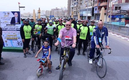 بداية مثيرة لسباق الدراجات بمشاركة كبيرة من الطلاب