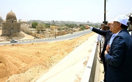 رئيس الوزراء يستعرض مشاريع التطوير المبتكرة في السيدة عائشة والسيدة نفيسة