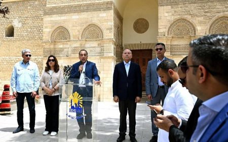 مدبولي يؤكد توجيهات الرئيس لتخفيف الازدحام عن القاهرة القديمة وإعادة إشراقتها الجميلة