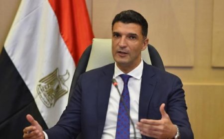 وزير الصناعة يعلن عن اعتماد شروط جديدة لتراخيص مصانع مستحضرات التجميل
