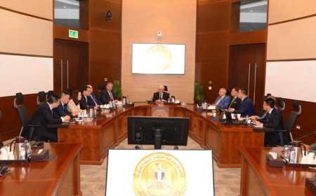 عيسي يلتقي وفدًا صينيًا لتعزيز استثمارات الموانئ والخدمات اللوجستية في المنطقة