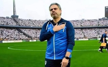 معتمد جمال يهدي لقب الدوري لجماهير الزمالك تكريماً لروح محمد صبري ووالده