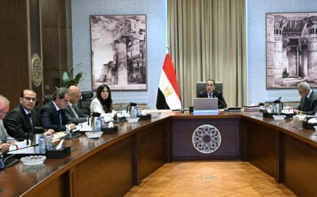 رئيس الوزراء يواصل متابعة تقدم تنفيذ الخطة الاستراتيجية لتحلية مياه البحر