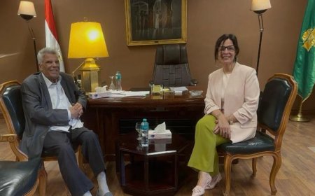 وزيرة الثقافة تستعرض مع الروائي إبراهيم عبد المجيد آفاق تطوير الحركة الثقافية في البلاد