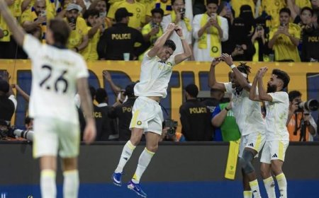 رونالدو يقود النصر للتتويج بطلاً للدوري السعودي بفوز ساحق على ضمك 4-1