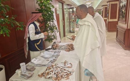 حج بلا حقيبة وصول الحقائب وتوزيع بطاقات نسك لحجاج السياحة بشكل كامل