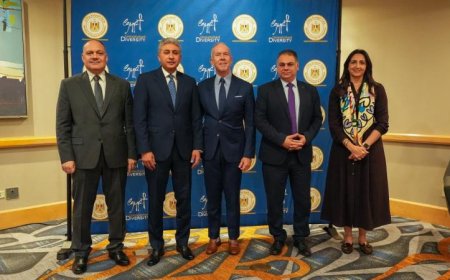 وزير السياحة والآثار يلتقي اتحاد منظمي الرحلات الأمريكي لبحث استضافة مصر لمؤتمرهم