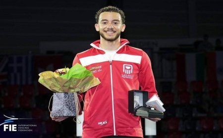 وزير الشباب يحتفي بمحمد السيد بعد فوزه المذهل بذهبية كأس العالم في سيف المبارزة
