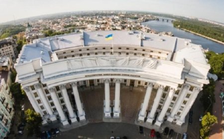 وزارة الخارجية الأوكرانية تتعرض لأضرار كبيرة نتيجة الهجوم الروسي على كييف