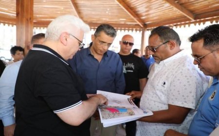 محافظ البحر الأحمر يزور مشروع 720 وحدة سكنية جديدة ويستعرض مستجدات التنمية