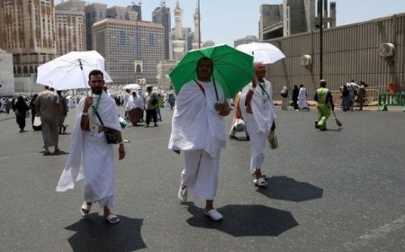 الصحة السعودية تنصح الحجاج بالوقاية من الإجهاد عبر استخدام المظلات وشرب المياه