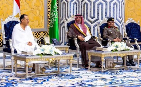 رئيس الوزراء يبدأ رحلة الحج إلى السعودية لاقامة الشعائر المقدسة
