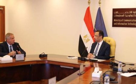 وزير الاتصالات يعقد اجتماعاً مع غرفة صناعة تكنولوجيا المعلومات لتعزيز التعاون المشترك