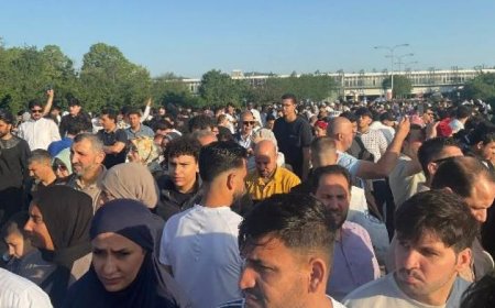 آلاف المسلمين يحتفلون بعيد الأضحى بأداء الصلاة في المركز الإسلامي الكبير في فيينا