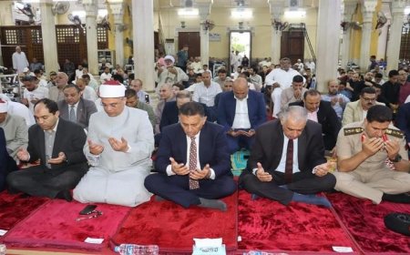 محافظ القليوبية يحتفل بعيد الأضحى المبارك بأداء الصلاة في مسجد ناصر بمدينة بنها