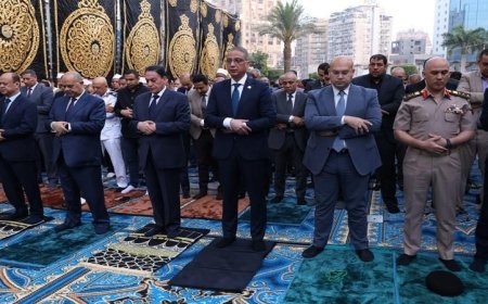 محافظ الجيزة يشارك في صلاة عيد الأضحى بمسجد مصطفى محمود