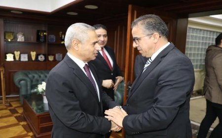 محافظ بني سويف يحتفل بعيد الأضحى المبارك ويتلقى التهاني من المواطنين