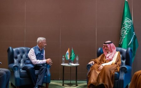 تعزيز العلاقات السعودية الهندية في قبرص من خلال مباحثات حول التطورات الإقليمية والدولية