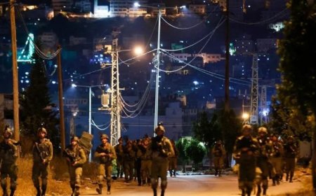 الاحتلال الإسرائيلي يفرض إغلاقًا على الحواجز ويشن عمليات اقتحام في بلدات الضفة الغربية
