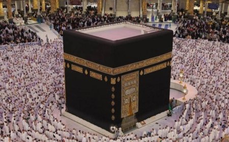 شاهد حدثًا فريدًا تعامد الشمس على الكعبة المشرفة في سماء مكة