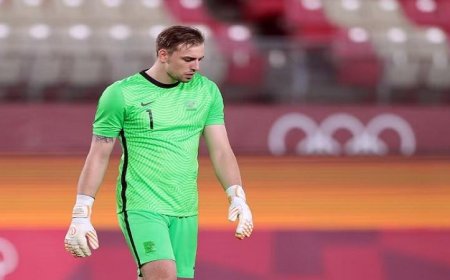 حارس مرمى نيوزيلندا يتخلى عن فرحة زفافه من أجل اللعب في كأس العالم