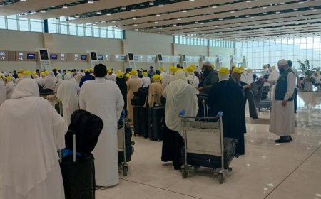 وزارة السياحة تطلق أولى رحلات عودة حجاج السياحة المصريين اليوم