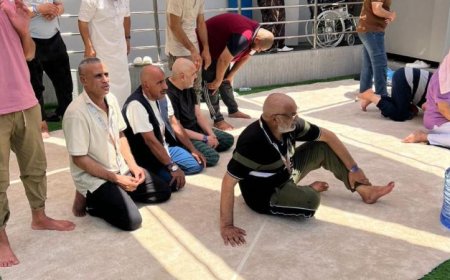 حجاج السياحة يغادرون مشعر منى بسرعة للعودة إلى مكة لأداء طواف الوداع