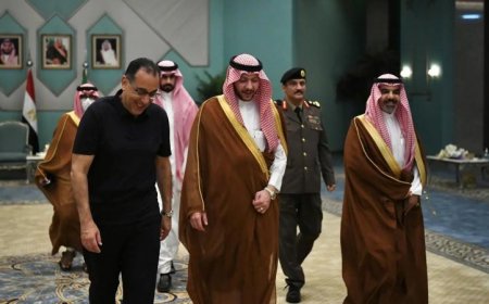 رئيس الوزراء يختتم زيارته للمدينة المنورة بعد تأدية الصلاة في المسجد النبوي