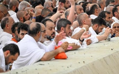 حجاج بيت الله الحرام يواصلون رمي الجمرات في ختام أيام التشريق الشريفة
