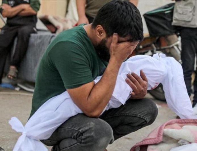 استشهاد طفل فلسطيني نتيجة شظايا قنبلة خلال مسيرة إسرائيلية في خان يونس