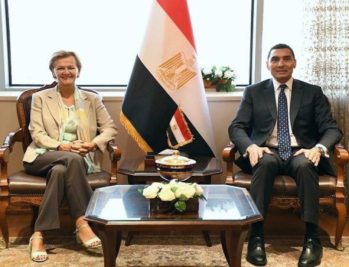 وزير الشباب يستعرض فرص التعاون المشترك مع سفيرة الاتحاد الأوروبي في القاهرة