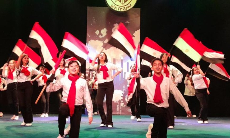 قصور الثقافة تكرم عمال مصر بمسرح 23 يوليو بالمحلة من خلال عروض مذهلة للمواهب