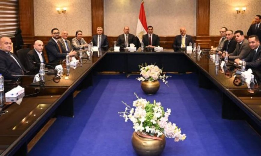 وزير الرياضة يجتمع مع رئيس اللجنة الأولمبية لمناقشة الاستعدادات لدورة الألعاب الأولمبية في لوس أنجلوس 2028