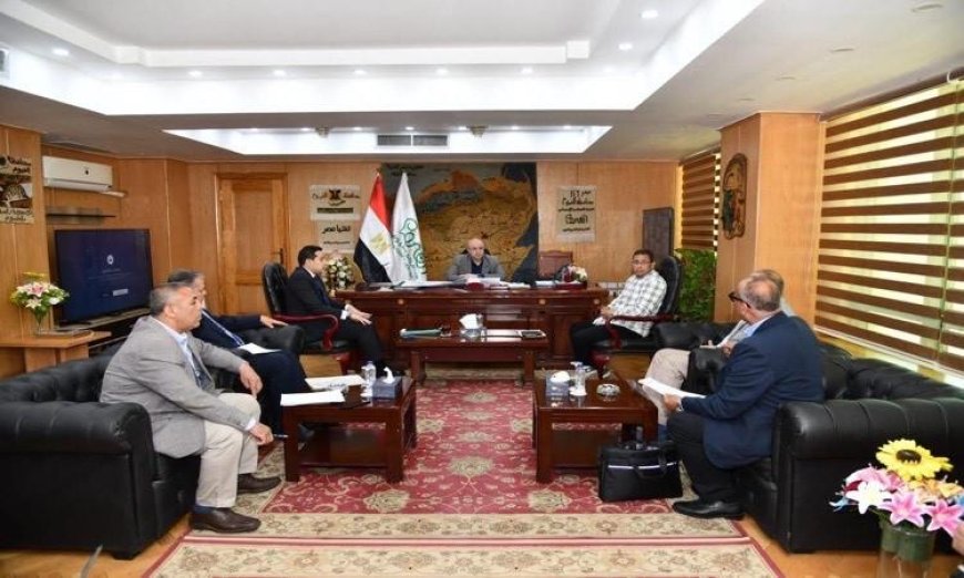 محافظ الفيوم يبحث مع الإنتاج الحربي خطة تطوير سوق العزب لتجارة الماشية وتعزيز النشاط الاقتصادي
