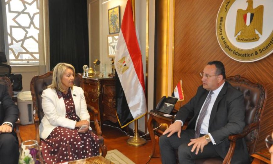 وزير التعليم العالي يطلق مباحثات جديدة لتعزيز التعاون الأكاديمي مع جامعة بورنموث البريطانية