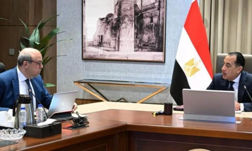 رئيس الوزراء يجتمع بوزير الطيران المدني لمناقشة ملفات هامة في الوزارة